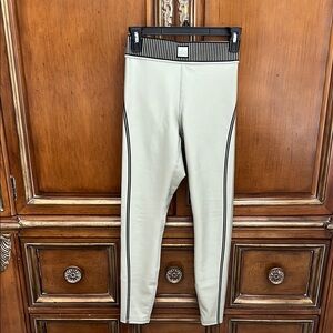 ALO Yoga Cream Leggings with Black Accents